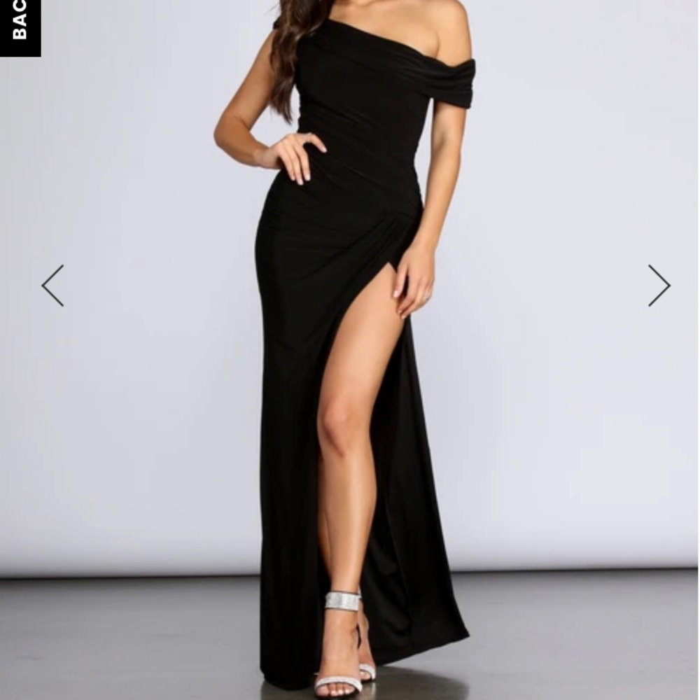 NWT Off the Shoulder Gown